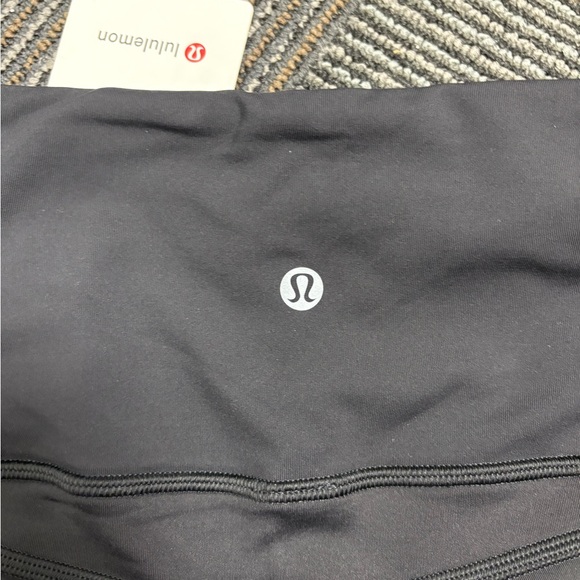 Lululemon Black Toasty Tech Leggings NWT size 4 - Picture 6 of 6